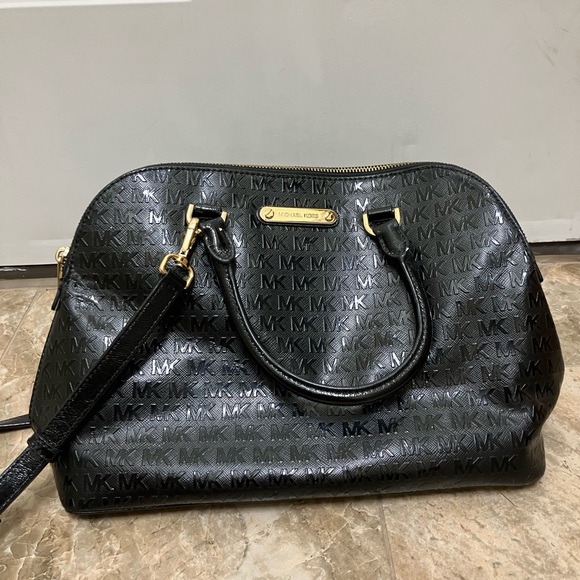 Michael Kors Handbags - Michael Kors Cindy Large Dome Satchel